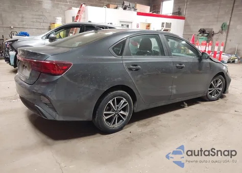 2024 Kia Forte Lxs z USA, uszkodzony, nr VIN 3KPF24AD6RE699538